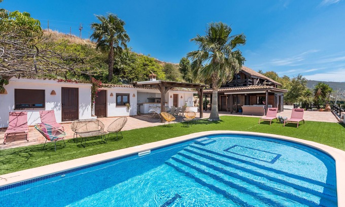 Motril House | Holiday Home 'La Haima' with Sea View, Wi-Fi and Air Conditioning