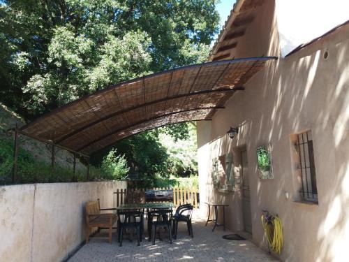 Saint-Jeannet House | Holiday Home le cœur boisé