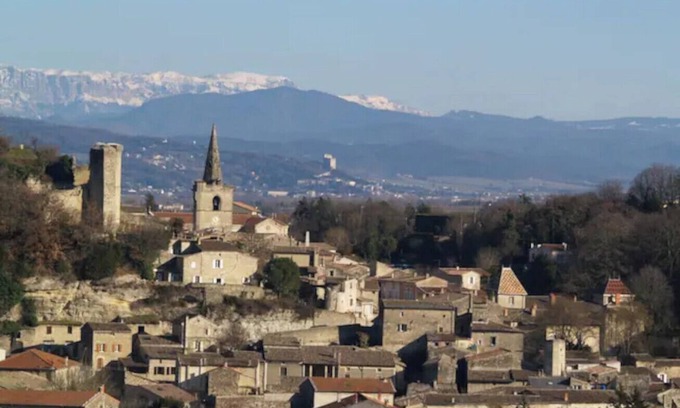 Grane House | Holiday Home 'Les Remparts' with Mountain View, Private Terrace and Wi-Fi