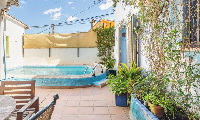 Arbucies House | Holiday Home 'Loft Elisa' with Shared Pool, Shared Terrace and Wi-Fi