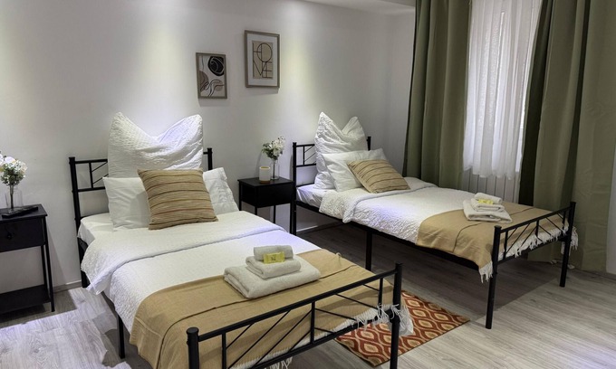 Weissenstein House | Holiday Home 'M B Homes Lauterstein 8' with Mountain View and Wi-Fi