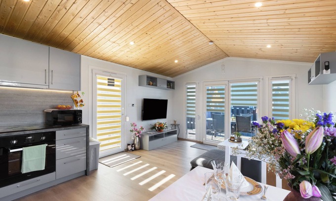 Seeland House | Holiday Home 'Madera Concordiasee' with Wi-Fi and Air Conditioning