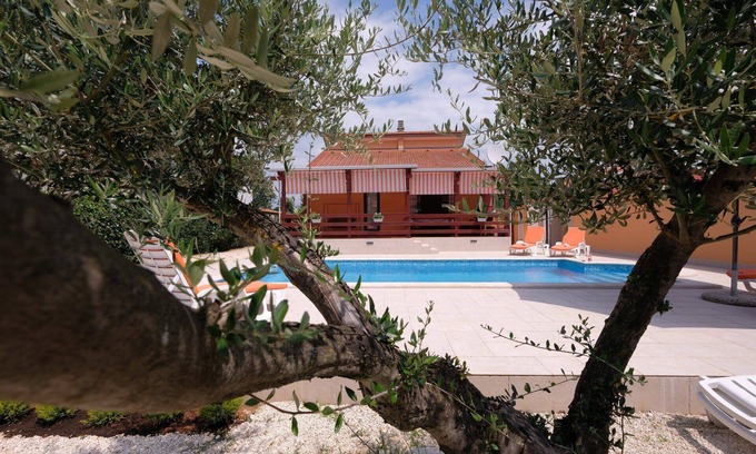 Jadreski House | Holiday home "MARLENA" relaxing house with pool