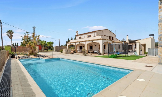 L'Ampolla House | Holiday Home 'Mas Del Vedell' with Private Pool, Wi-Fi and Air Conditioning