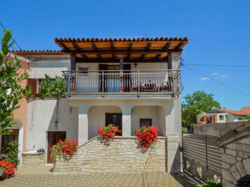Foli House | Holiday Home Milka 2 by Interhome