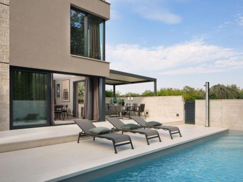 Krizine House | Holiday Home Oliva 2 by Interhome
