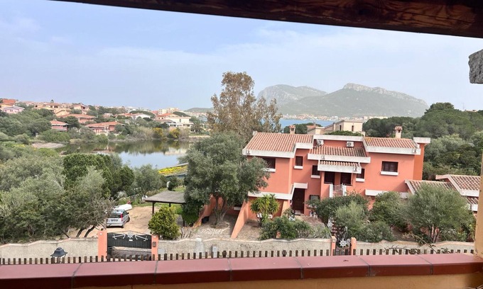 Baia Caddinas House | Holiday Home 'Orizzonti 32' with Sea View and Private Terrace