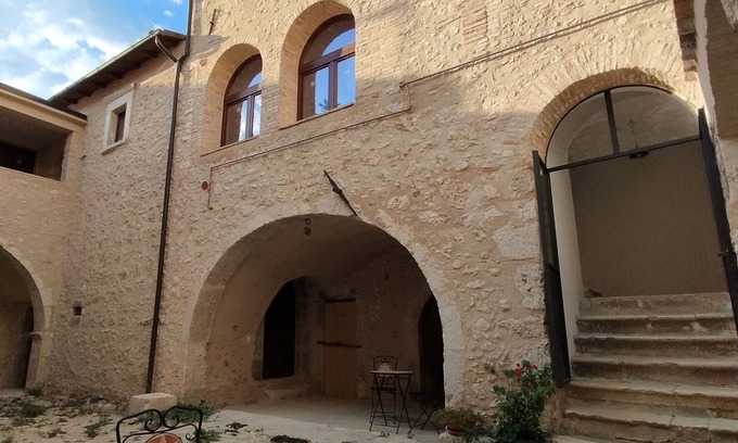 Goriano Valli Apartment | Holiday home “Orso” - Spacious apartment in a historic palazzo