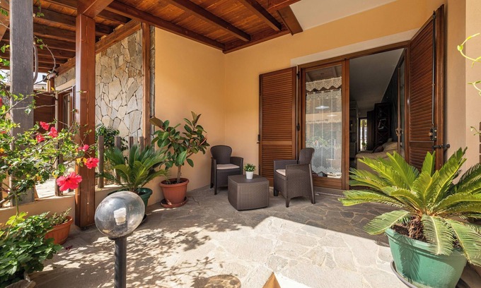 Villasimius House | Holiday Home 'Ory' close to City Centre with Garden & A/C