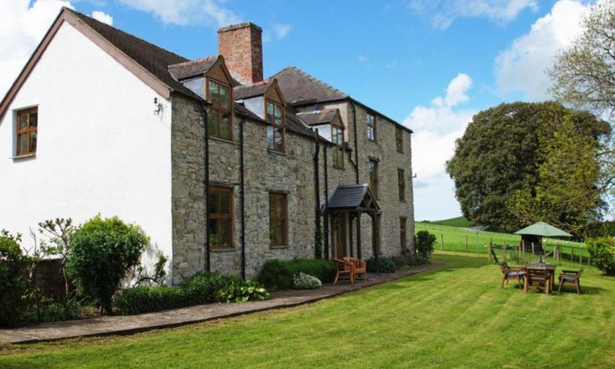 Henllan House | Holiday Home Penny Den by Interhome