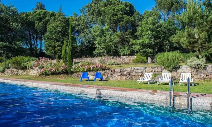 Beijos House | Holiday Home 'Casa De Andrães Magnolias' with Shared Pool, Wi-Fi and Air Conditioning