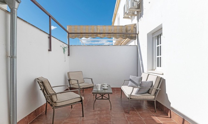Algodonales House | Holiday Home 'Quietud' with Mountain View, Wi-Fi and Air Conditioning