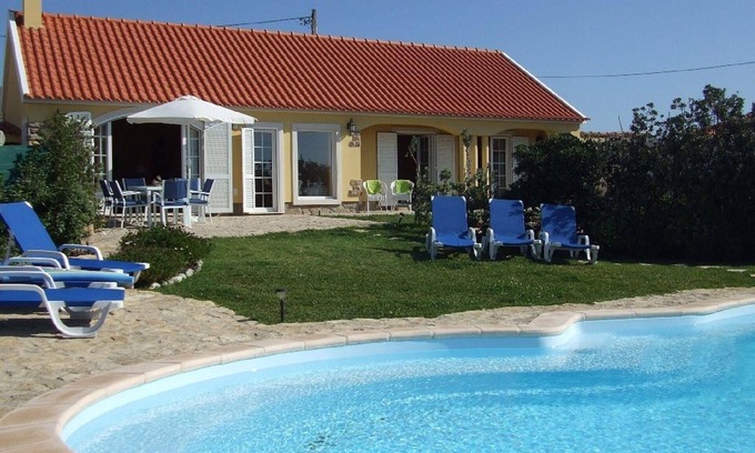 Azenhas do Mar House | Holiday home "Quinta do Mar" with hot tub