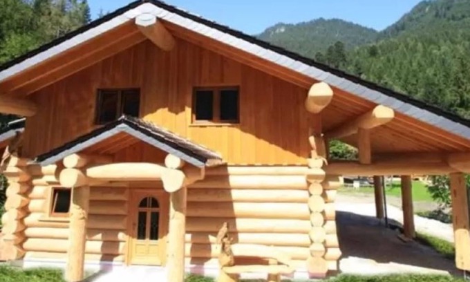 Ruhpolding House | Holiday Home 'Seehaus Alm' with Mountain View, Private Terrace and Wi-Fi