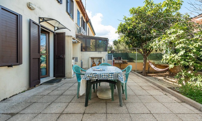 Torre degli Ulivi House | Holiday Home 'Sud Sardinia 15' with Mountain View, Private Garden and Wi-Fi
