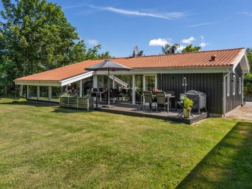 Hou House | Holiday Home Tiina - 1km from the sea by Interhome