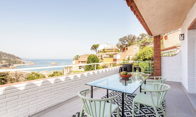 Tossa de Mar House | Holiday Home 'Torre Mirador Azul' with Sea View, Private Pool and Wi-Fi