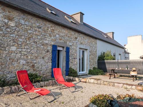 Camaret-sur-Mer House | Holiday Home Ty Pol by Interhome