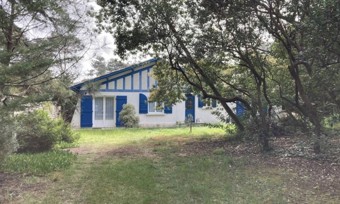 Cap-Ferret House | Holiday Home 'Villa Au Cap-ferret Ref 94' with Private Terrace, Private Garden and Wi-Fi