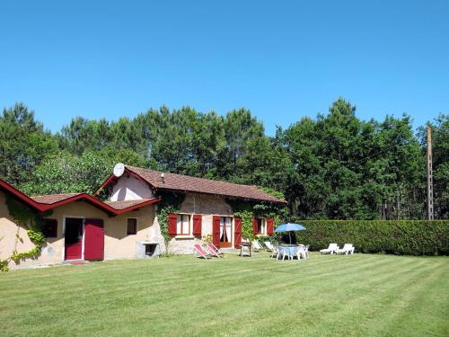 Le Porge House | Holiday Home Vignas by Interhome