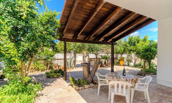 Porto Cesareo House | Holiday Home 'Villa Ottavia' with Private Terrace, Wi-Fi and Air Conditioning