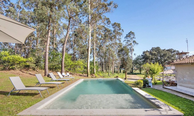 Rates House | Holiday Home 'Villa Da Floresta' with Private Pool, Wi-Fi and Air Conditioning