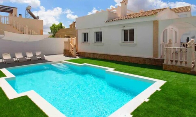 Jeronimo y Avileses y Balsicas de Arriba House | Holiday Home Villa Dos with Pool, Garden, Open Terrace & Wi-Fi