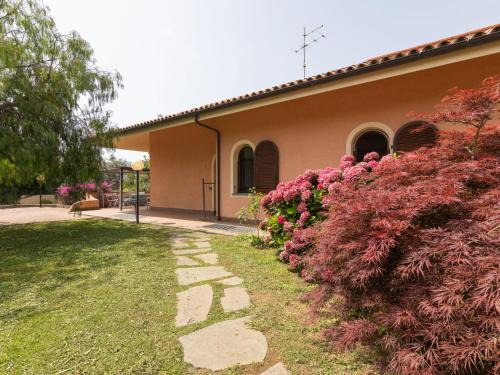 Cisano sul Neva House | Holiday Home Villa Trabbia by Interhome