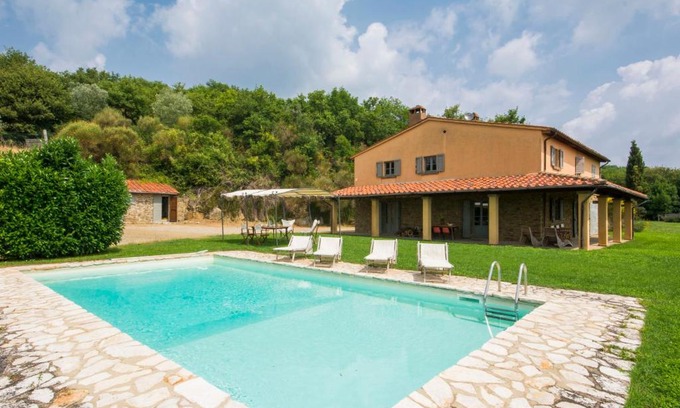 Civitella in Val di Chiana House | Holiday Home Villa La Piaggia by Interhome