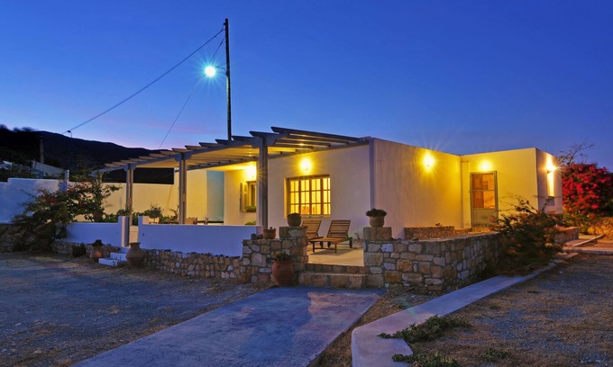 Milos House | Holiday Home 'Villa Marina' with Sea View, Wi-Fi and Air Conditioning