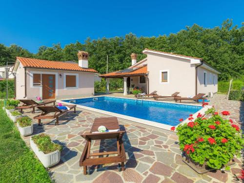 Laginji House | Holiday Home Villa Mihael by Interhome