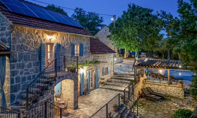 Vrgorac Villa | Holiday Home Villa Sonja