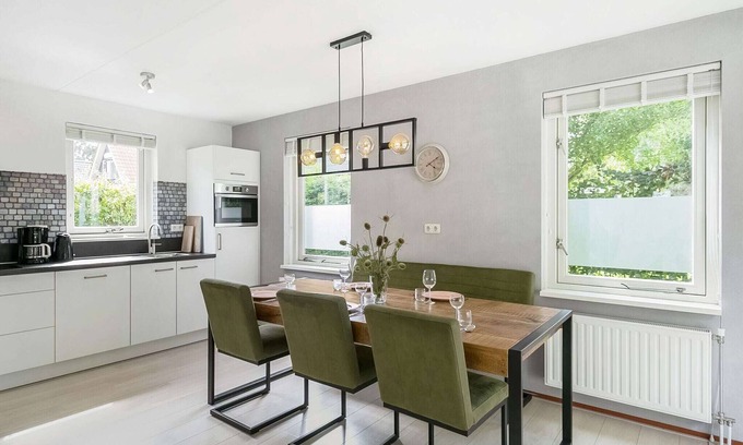 Zonnemaire House | Holiday home with enclosed garden