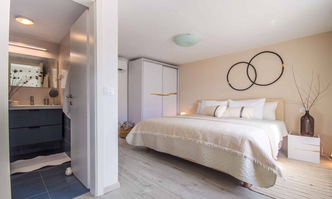 Oprtalj House | Holiday home with pool, air conditioning, barbecue and in a quiet location