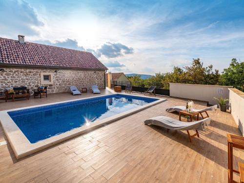 Obrovac House | Holiday Home Zaton with Pool near River Canyon