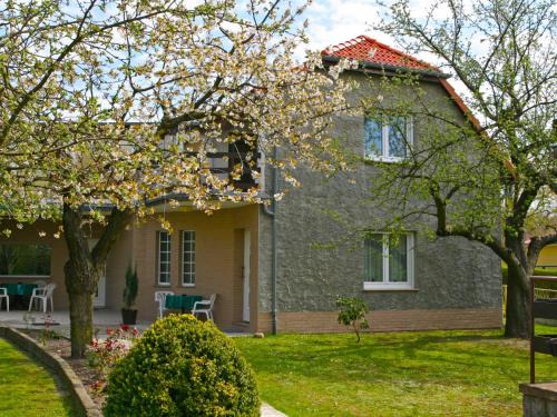 Bad Muskau House | Holiday Home Zerna by Interhome
