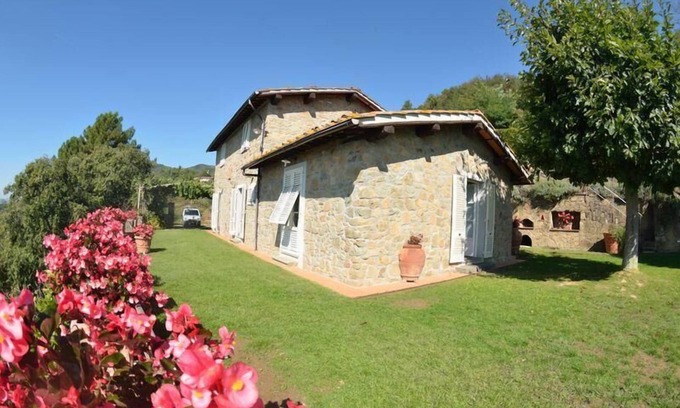 Petrognano House | Holiday house for 12 persons approx. 260 qm in Petrognano, Tuscany (Province Lucca)