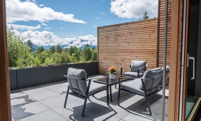 Renon House | Holiday House "Haus Lichtenstern" with Wi-Fi, Balcony and Mountain View