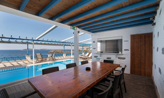 Mpatsi Villa | Holiday House in Batsi Andros, private pool