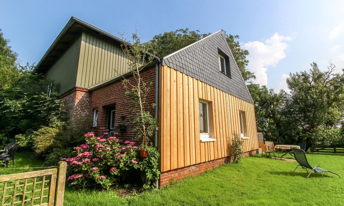 Tetenbull House | Holiday house in the outdoor area with its own garden u. wide view of the landscape