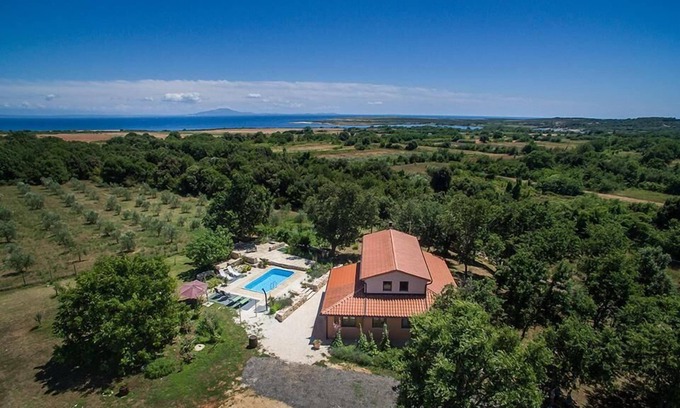 Liznjan House | Holiday house Ližnjan for 1 - 16 persons with 7 bedrooms - Holiday home