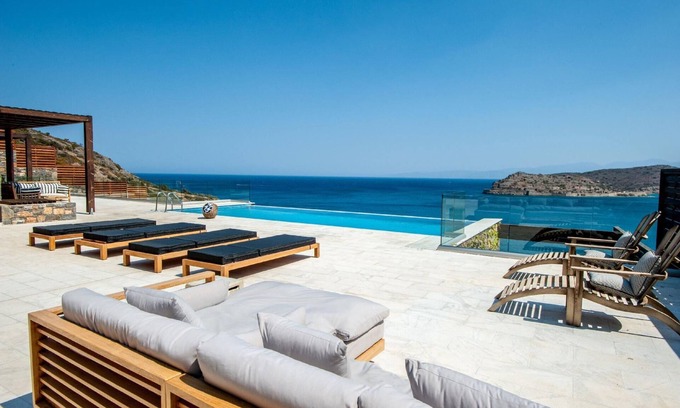 Plaka House | Holiday house Plaka for 1 - 12 persons with 6 bedrooms - Holiday house