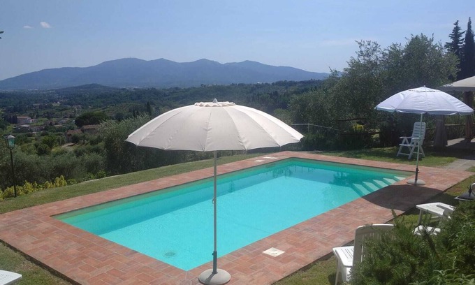 Capannori House | holiday House "Poggio della Civetta"