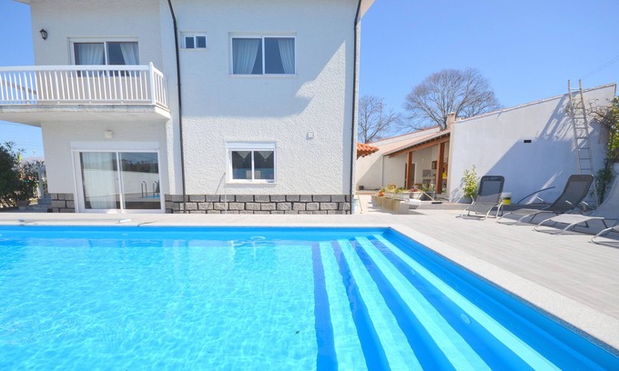 Soengas House | Holiday house (cheap) with private pool and barbecue near Gerês