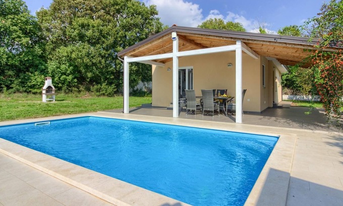 Valtura House | Holiday house Pula for 1 - 6 persons with 3 bedrooms - Holiday home