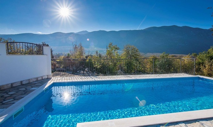 Rascane House | Holiday house Stipe - with pool : - Rascane, Riviera Makarska, Croatia