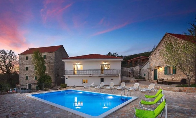 Lovrec House | Holiday house Studenci for 3 - 10 persons with 4 bedrooms - Holiday apartment in one or multi-family