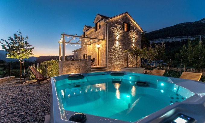 South Croatia Coast House | Holiday house Vrgorac for 1 - 4 persons with 2 bedrooms - Holiday house