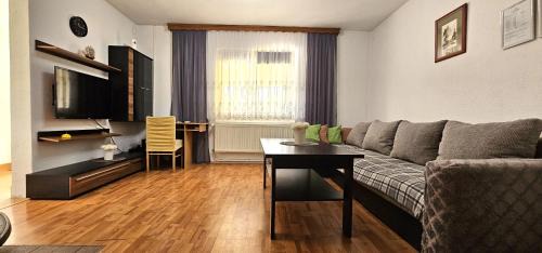 Sikirevci Apartment | Holiday house with a big garden and free parking