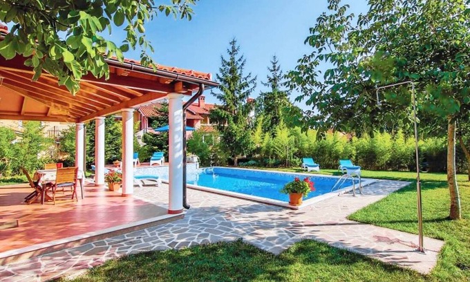 Laginji House | Holiday house Zminj for 1 - 8 persons with 4 bedrooms - Row house